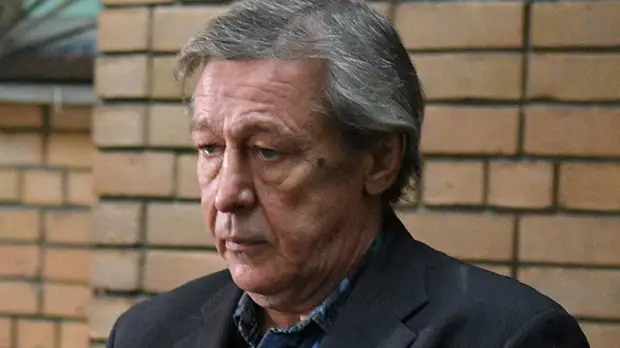 Актёр Ефремов доставлен в Мосгорсуд