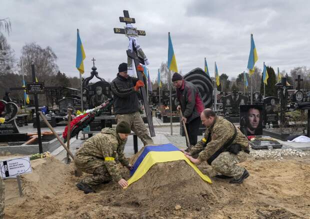 Украинцы, вас накормили враньем. Война надолго – экс-представитель НАТО