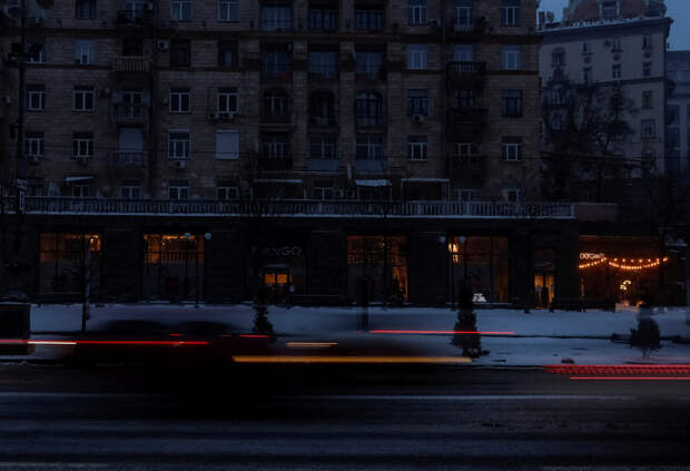 Жители села под Киевом перекрыли дорогу из-за длительного отсутствия света