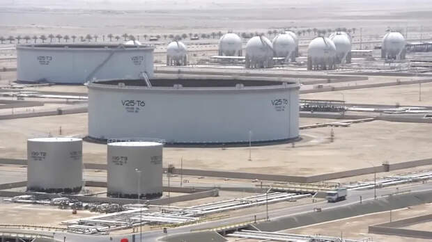 В чем заключается сложность создания альтернативных каналов поставок нефти на Ближнем Востоке