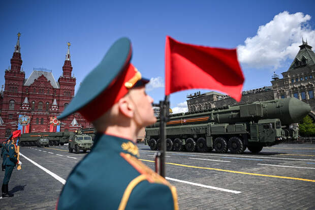 Парад в честь Дня Победы стартовал на Красной площади в Москве