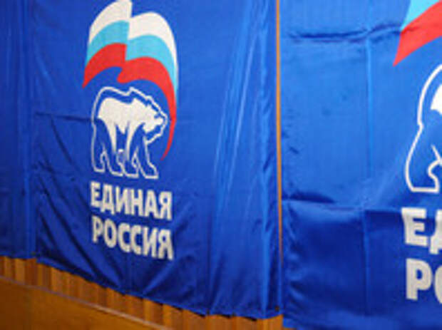 Партия "Единая Россия" столкнулась с невозможностью полноценно использовать слоган "Партия президента", на который она возложила главную надежду на текущих региональных выборах, которые пройдут в единый день голосования 9 сентября
