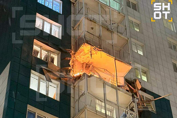 В воронежском доме загорелась квартира после падения обломков сбитых дронов