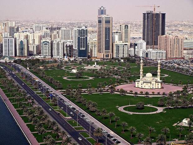 Abu_Dhabi_Corniche_Skyline (700x525, 381Kb)