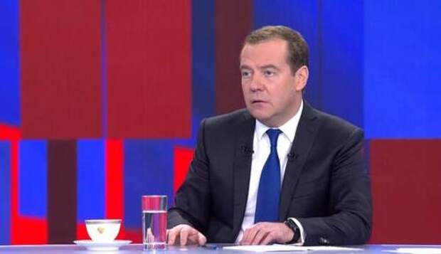 Медведев заявил, что визит председателя КНР Си Цзиньпина в Россию прошел блестяще