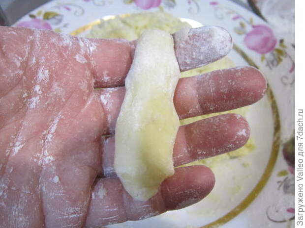 Пальчики с картошки. Картофельные пальчики. Картошка палец. Небольшая нарезка пальчиков. Женские пальчики картошка.