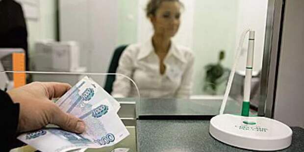 «Деньги не отдадим»: МВД предлагает разрешить банкам не выдавать наличные, если кассир заподозрит неладное