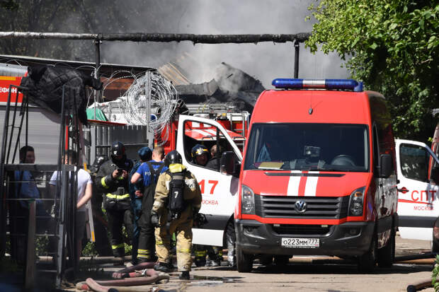 Пожар тушили в ресторанно-гостиничном комплексе в Раменском