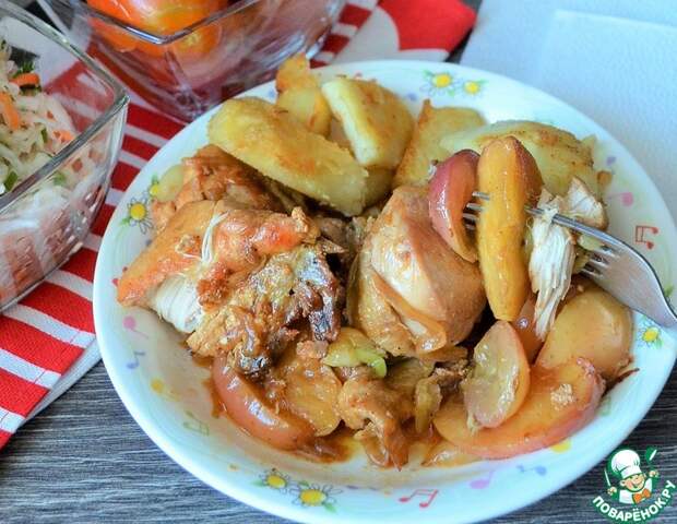 Рецепт: Курица с виноградом и яблоками Рецепт: Курица с виноградом и яблоками