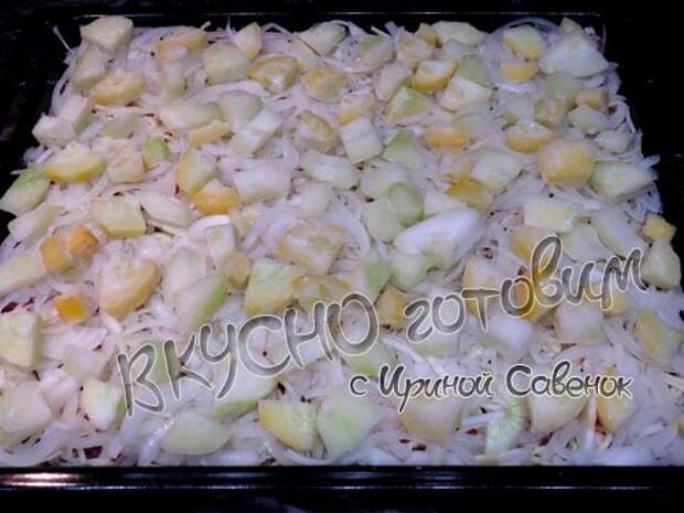 Свинина под сыром с лапшой и кабачками - шаг 4