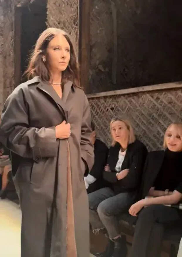 Даша Попова