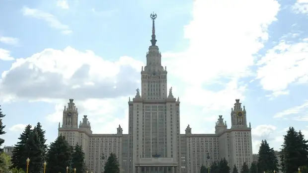 МГУ вошёл в топ-50 мировых вузов в рейтинге Round University Ranking