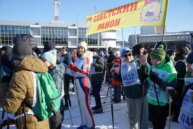 Армия лыжников вышла на самый массовый забег в Челябинске