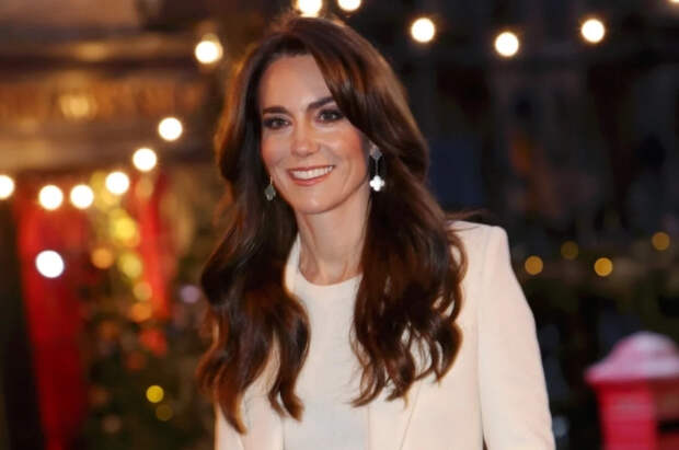 Кейт Миддлтон повторила образ Елизаветы II в Лондоне