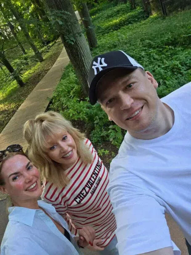 Алла Пугачёва с поклонниками