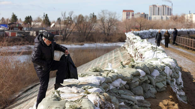 Губернатор призвал жителей Кургана эвакуироваться с правого берега Тобола