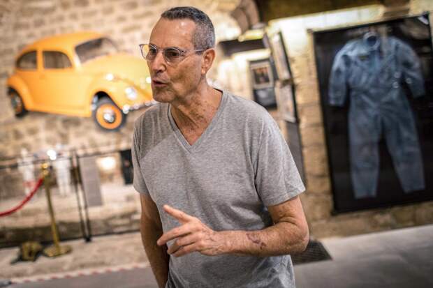 Ури Геллер рассказал о тайном путешествии к гигантскому кораблю пришельцев