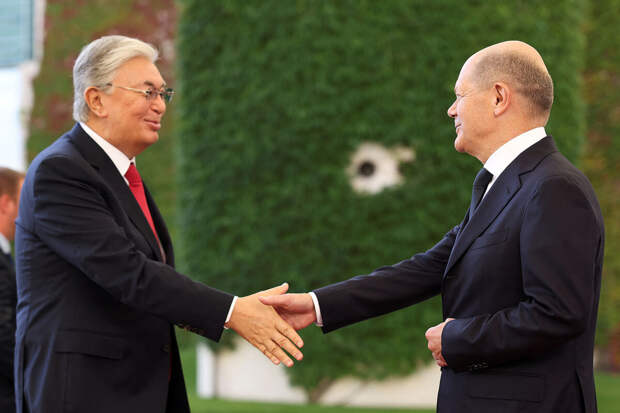 Канцлер ФРГ Шольц и президент Казахстана Токаев обсудили отношения двух стран