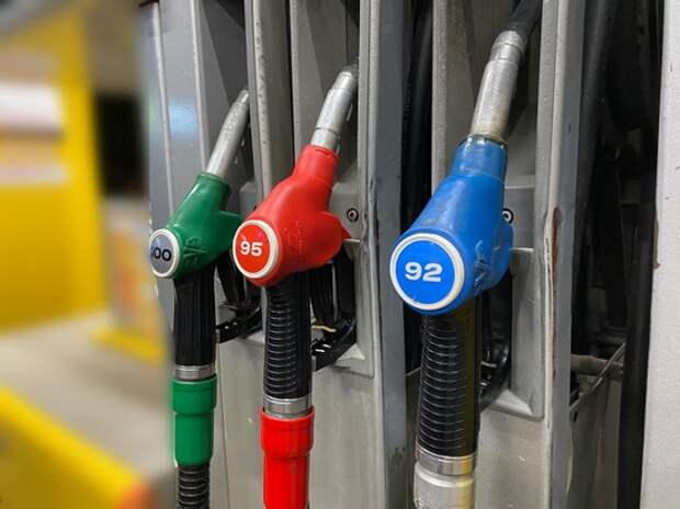 В Свердловской области за неделю подорожал бензин, дизтопливо подешевело