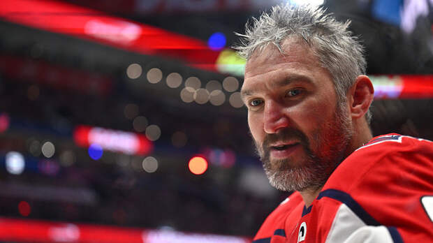 Овечкин с женой посетил ужин в резиденции посла России в Вашингтоне