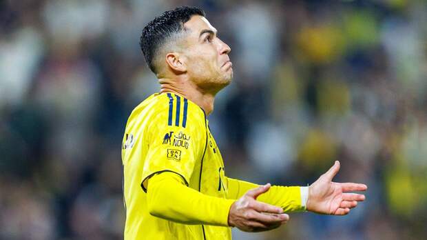 Ширер раскритиковал Роналду за бойкот: «Приятно получать 400 тысяч фунтов в день и не выходить на работу»