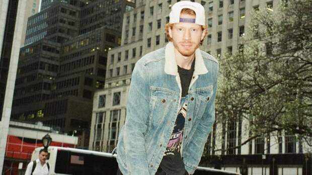 Никита Пресняков показал крутой «умный» дом с неоновой подсветкой