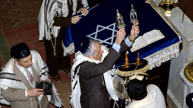 «Торжество добра и справедливости»: Путин поздравил евреев с праздником Песах