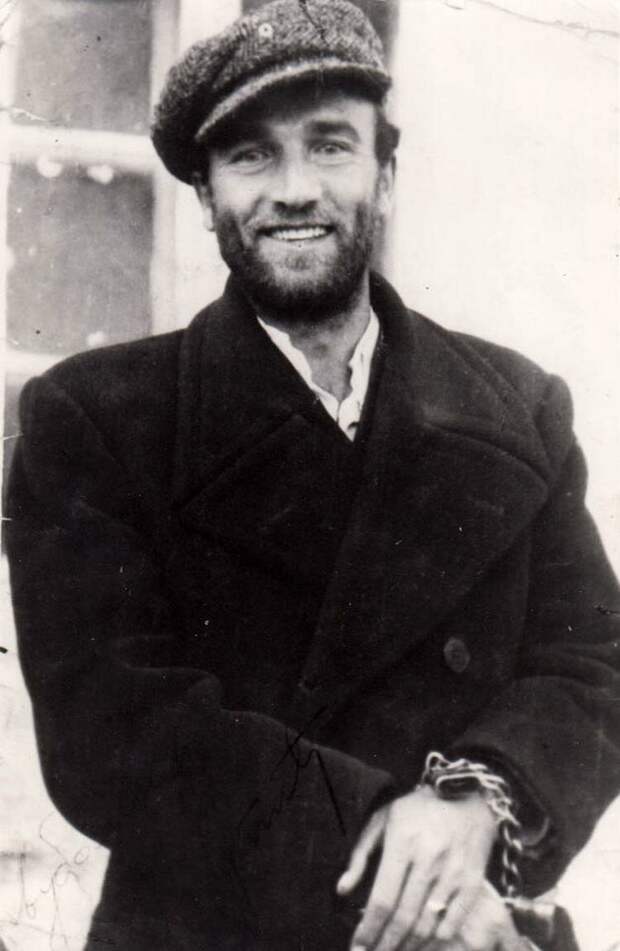 Улыбка черногорского студента-партизана Чедомира Чупича перед расстрелом, 1942 год история, люди, фото