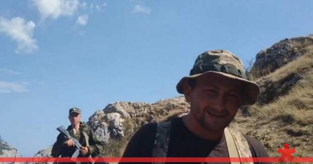 В Крымских горах туристов гоняют люди с автоматами