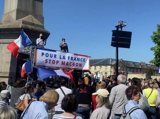 Не всех покусал Макрон. «У нас нет причин злиться на русских», — экс-министр обороны Франции