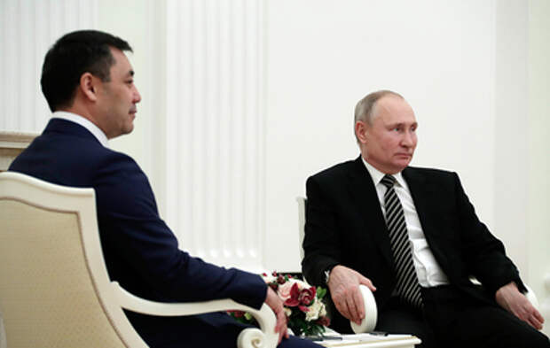 Путин обсудил с президентом Киргизии ситуацию на Украине