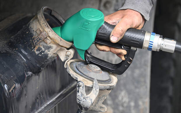 Биржевые цены на бензин ускорили рост