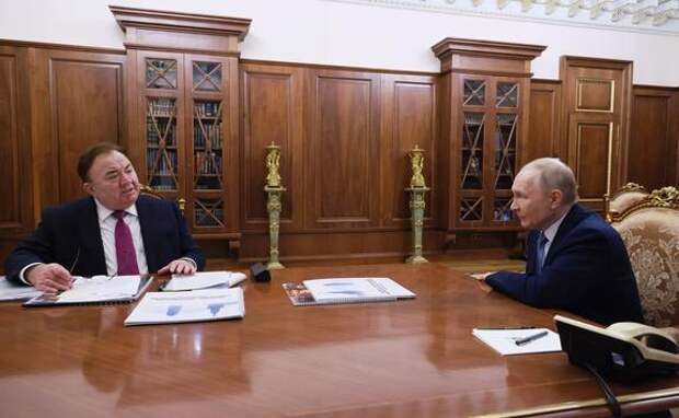 Владимир Путин провел встречу главой Ингушетии Махмудом-Али Калиматовым