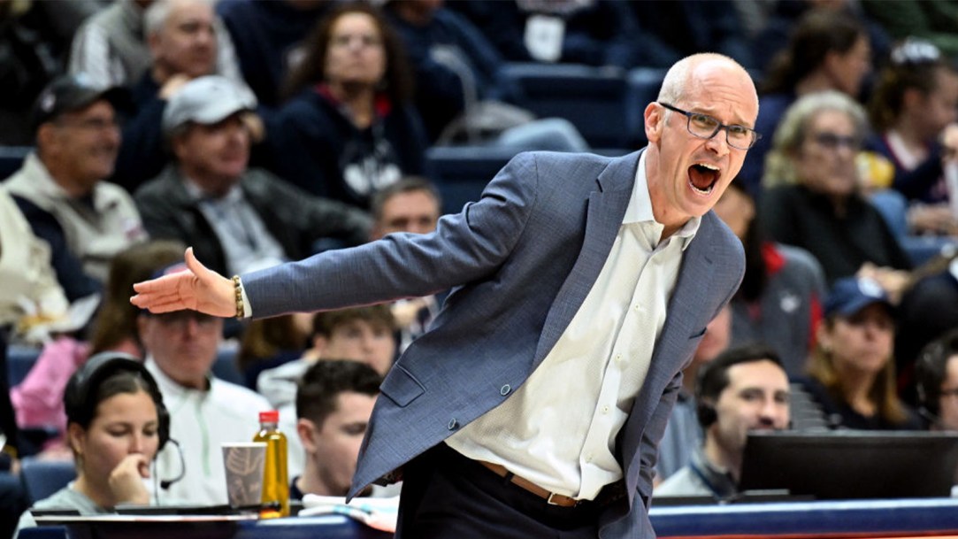 Dan Hurley Yell UConn