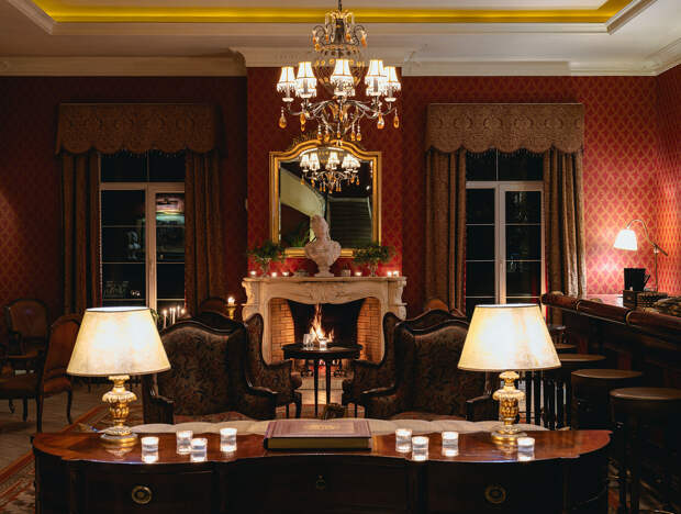 Лобби-бар в «Кронон Парк Отеле»