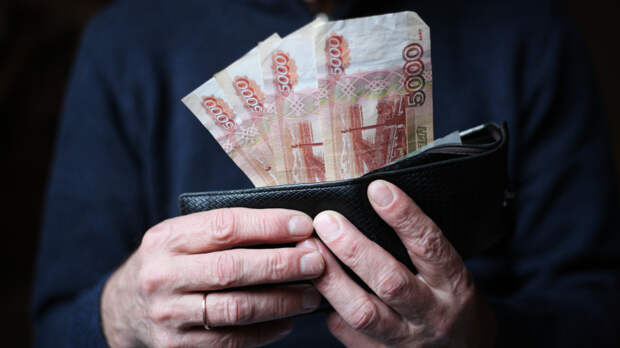 Соцвыплаты, рассрочка, налоговая отчетность: что изменится в сфере финансов в России