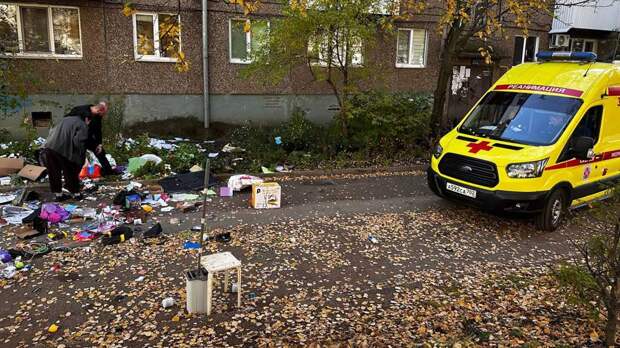 Оконная драма: мужчина с психиатрическим заболеванием выбросил дочь с четвертого этажа