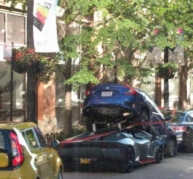 Вертикальная парковка с кабриолетом Lamborghini Huracan