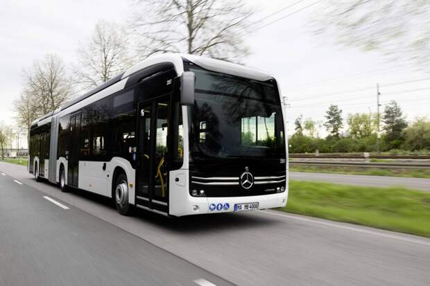 Низкопольный Mercedes-Benz eCitaro G назван лучшим электробусом