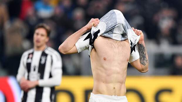 «Ювентус» и «Милан» сыграли вничью без голов в Серии А