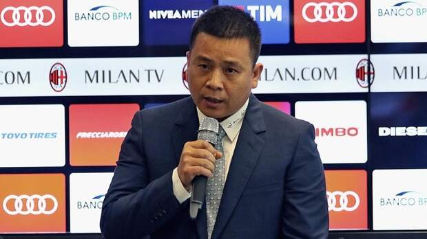 Ли Йонхонг и Фассоне уволены из ФК «Милан»