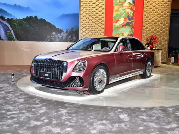 Замена Bentley и Mercedes-Maybach для России и Китая. Представлен люксовый седан Hongqi Guoya с 4,0-литровым мотором V8, 8-ступенчатым «автоматом» и полным приводом