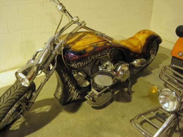 Конфисковали гараж на 10 млн. долларов (21 фото) Конфисковали гараж на 10 млн. долларов (21 фото)