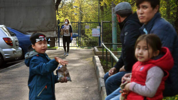 В Госдуму внесены поправки о выезде детей мигрантов из России после 18 лет