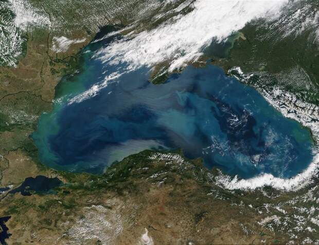 Чем Чёрное море отличается в Сочи и в Крыму