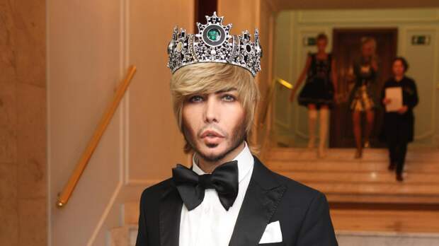 Сергей Зверев признался, что вызывает косметолога на дом: «Приедут, сделают»