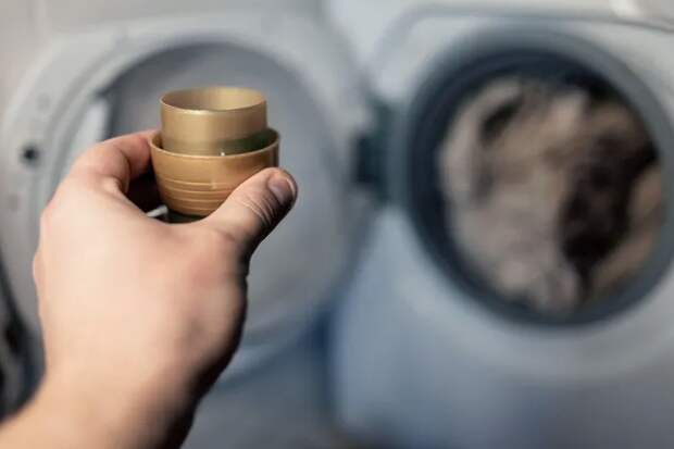 Почему нельзя бросать колпачок с гелем для стирки прямо в барабан. Опасный тренд