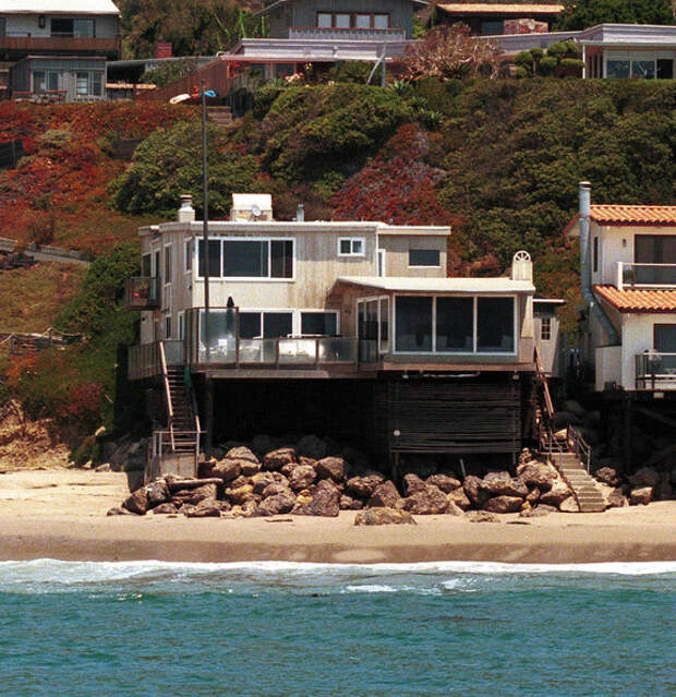 Cindy Crawford's oceanfront house