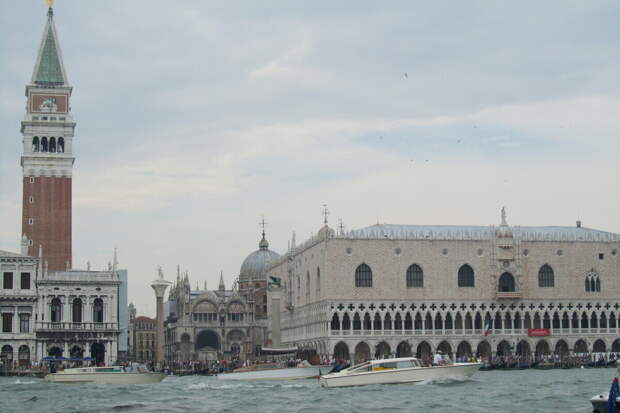 Жюри Венецианской биеннале исключило Россию и Израиль из числа претендентов на награды