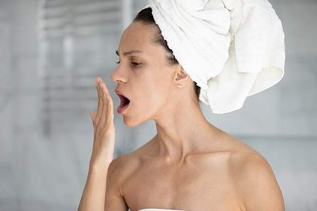 Стоматолог из «Скандинавского центра» объяснила неочевидную причину зловонного запаха изо рта